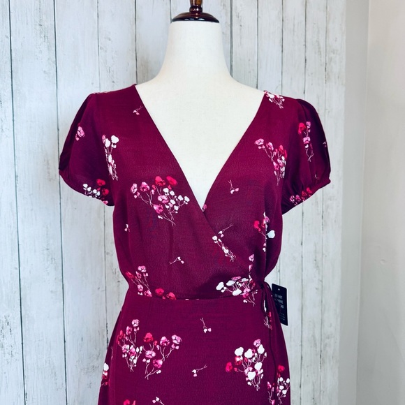 Express | Burgundy Floral Wrap Midi Dress Size Small NWT - Picture 3 of 14